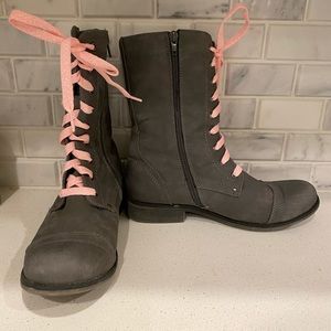 Gray combat motto boots pink laces Cathy Jean 9